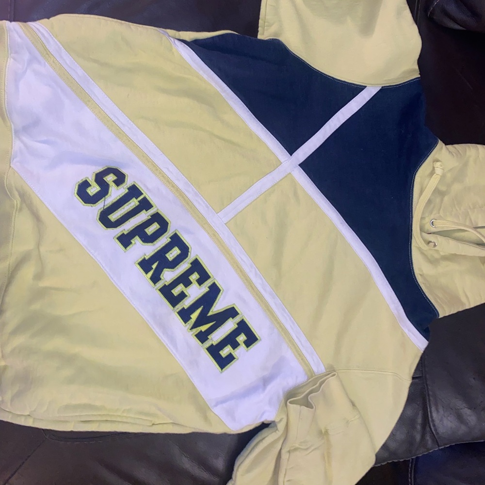 Supreme hoodie